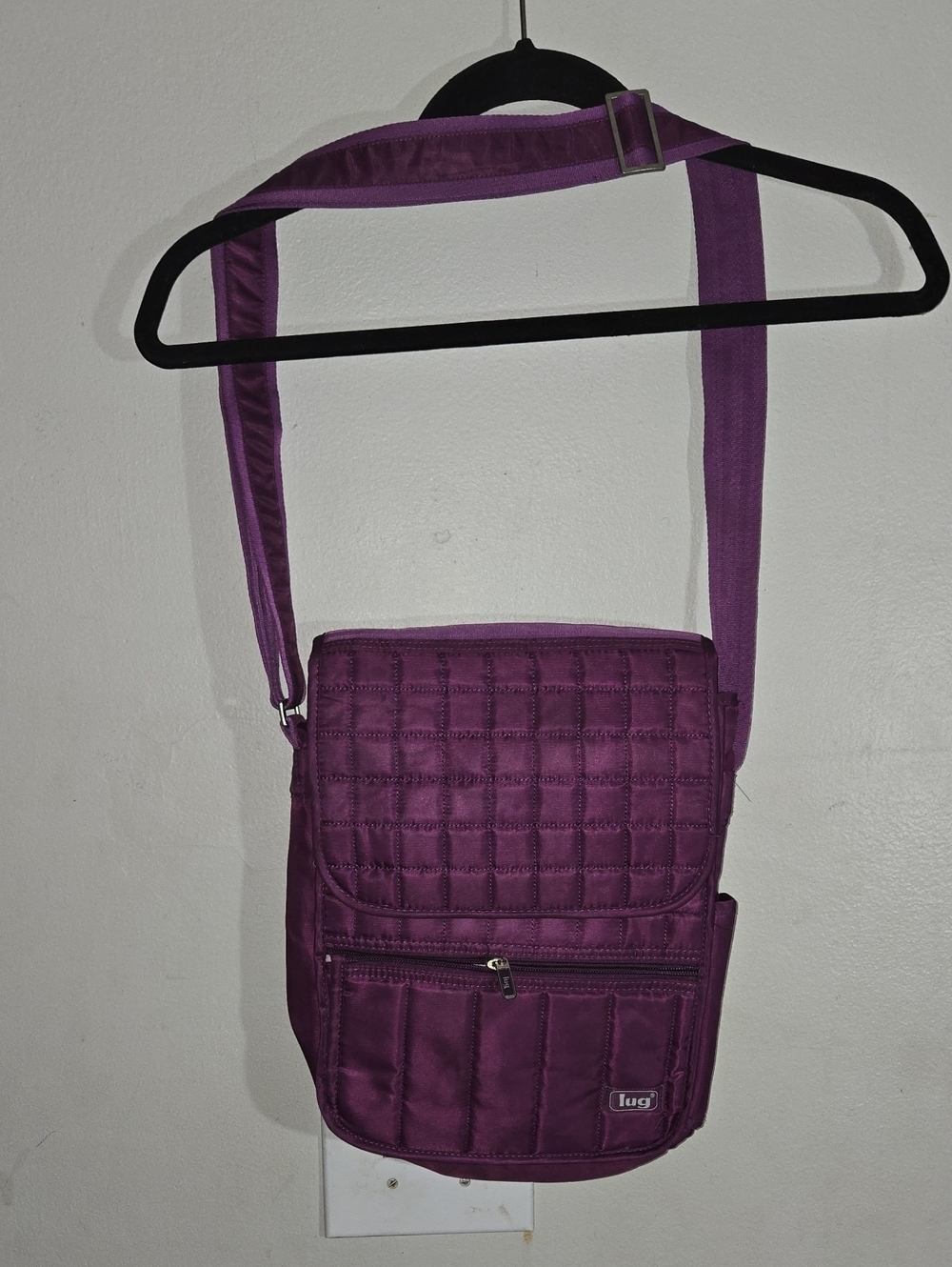 LUG Moped Day Pack Compass Crossbody Bag Messenger Quilted Purple Pockets Logo
